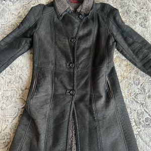 Middle size letter coat